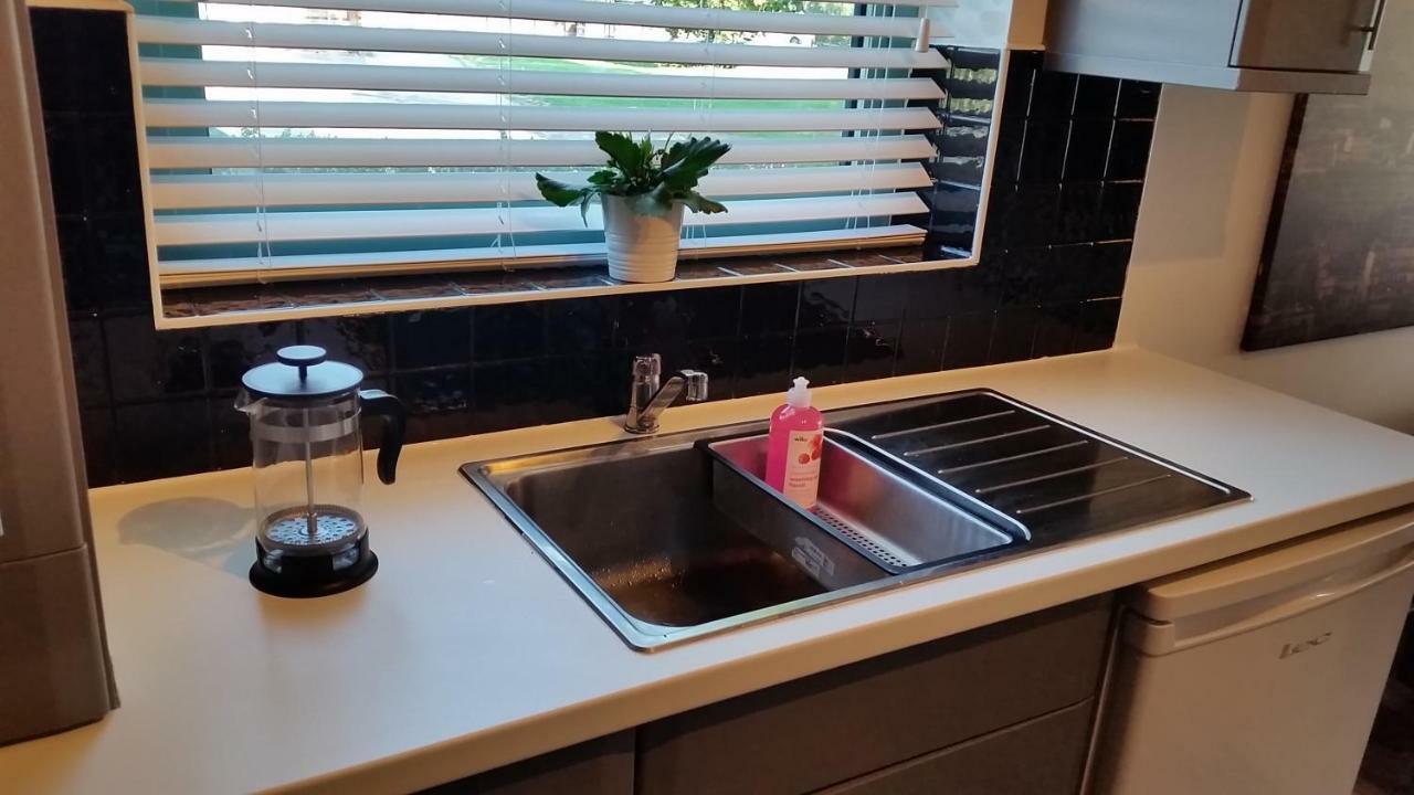 Apartmán New Contemporary Flat Minutes From Airport & Nec Marston Green Exteriér fotografie